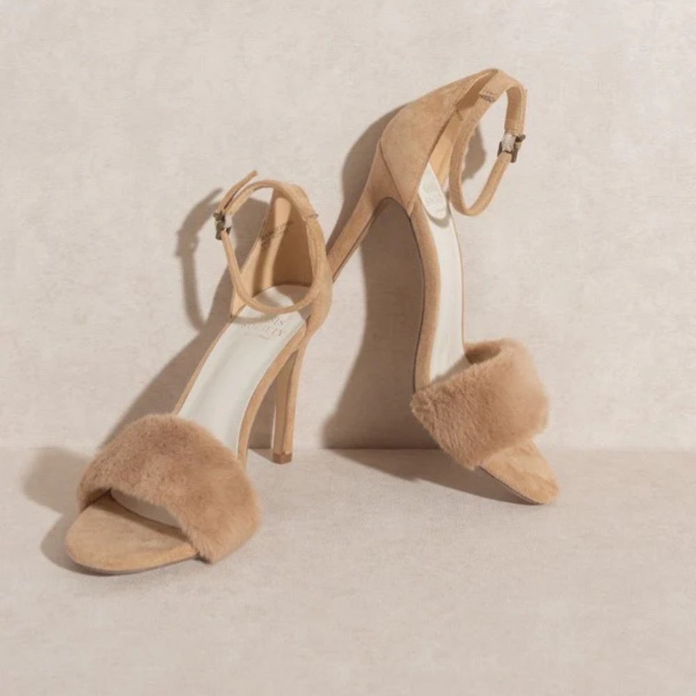 Oasis Society NWOB Hadley Feather Heel SIZE 10